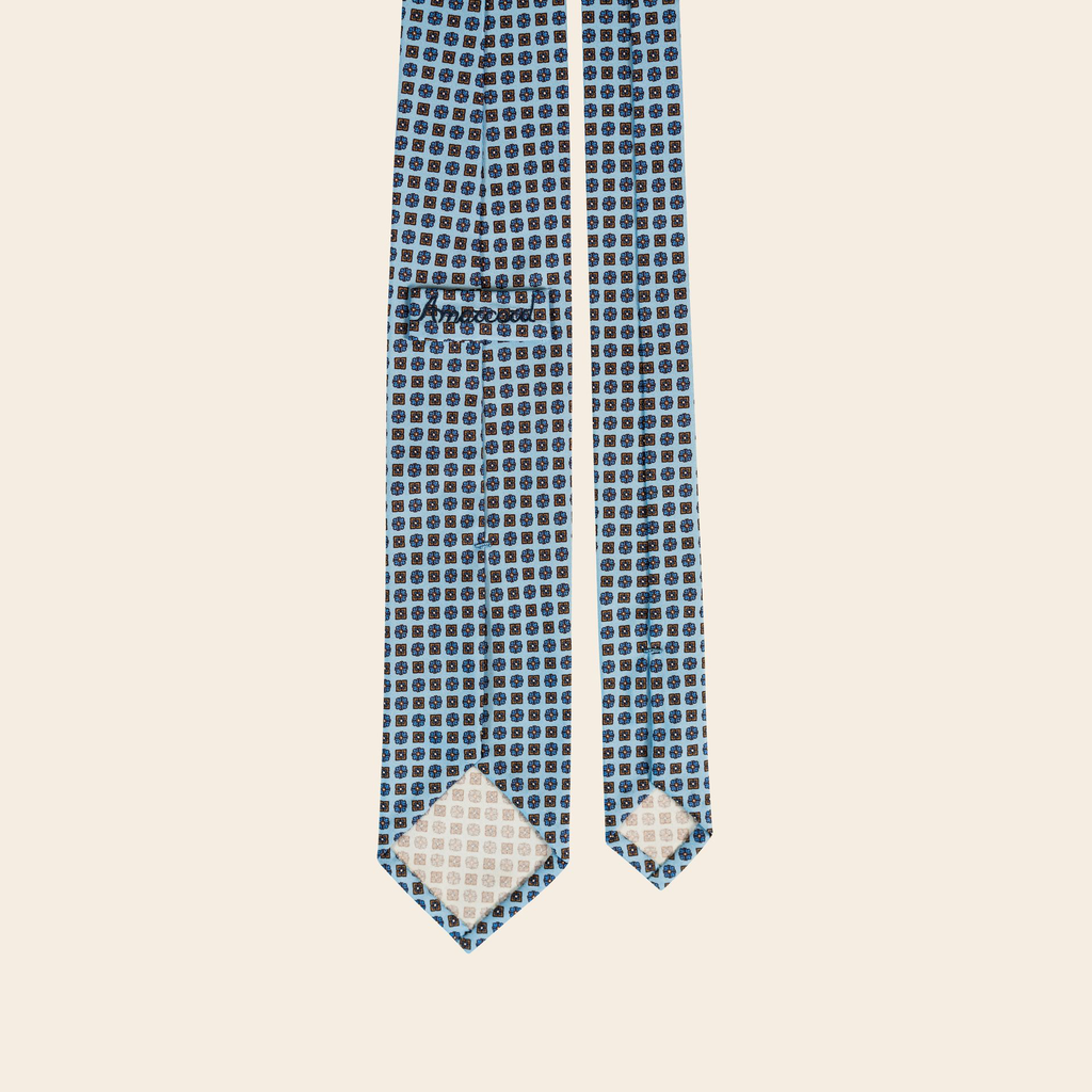 TIE-16.webp